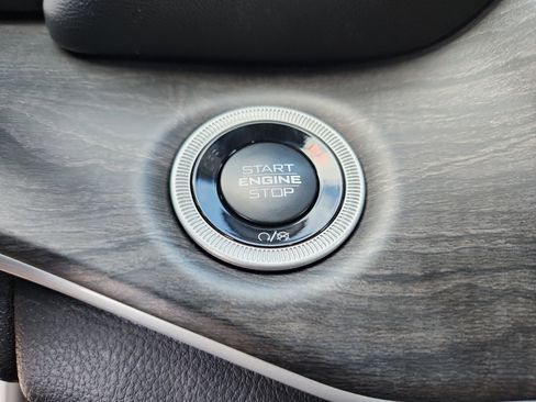 Used 2025 Jeep Grand Cherokee Limited w/ Trailer Tow Package image 30