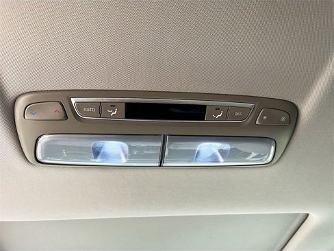 Used 2023 Kia Telluride EX w/ EX Captain's Chair Package image 27