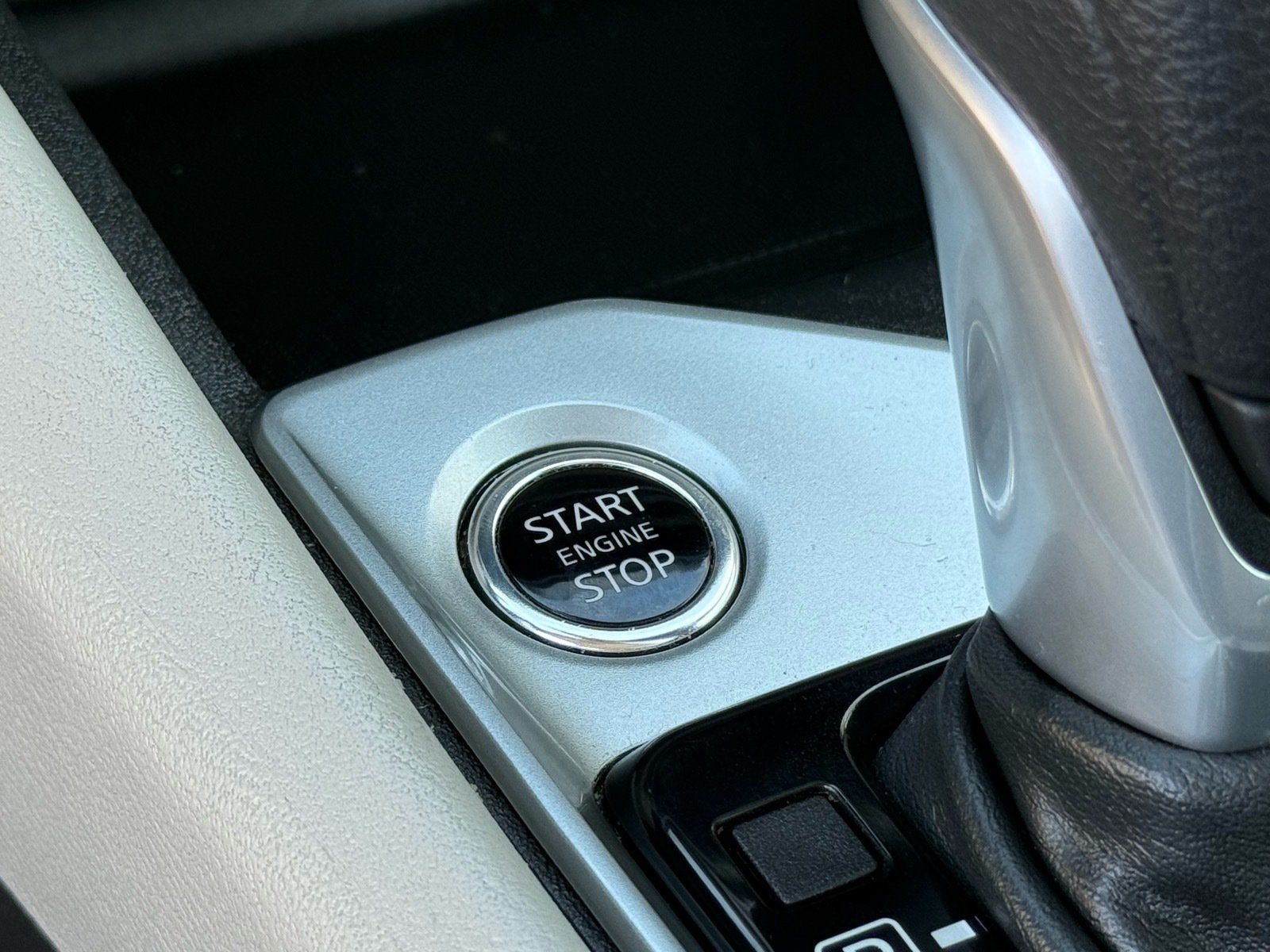 Used 2025 Nissan Altima 2.5 SV FWD image 26
