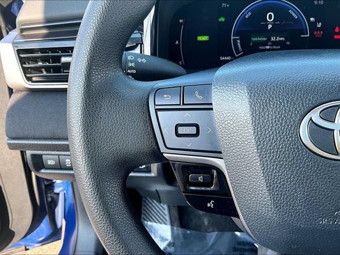 Used 2025 Toyota Camry LE FWD image 18