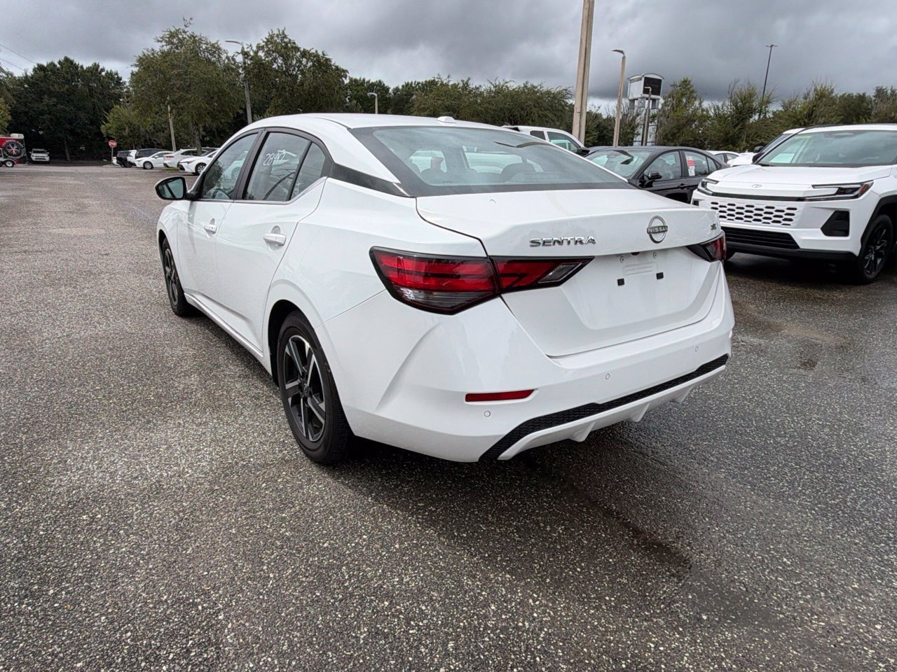 Used 2025 Nissan Sentra SV FWD image 3