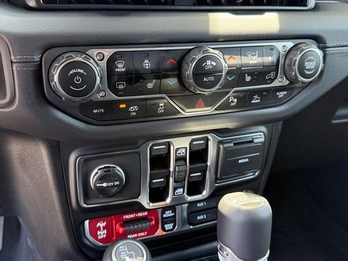 New 2025 Jeep Wrangler Unlimited Rubicon 392 image 24