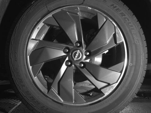 Used 2025 Nissan Rogue SV FWD image 14