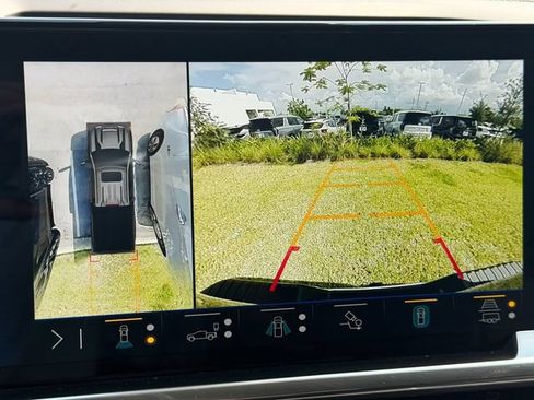Used 2025 Chevrolet Silverado 2500 LTZ w/ LTZ Plus Package AWD/4WD image 31