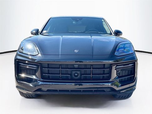 Used 2025 Porsche Cayenne Turbo image 3