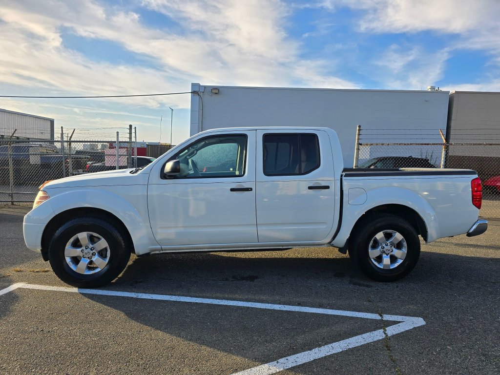 Used 2013 Nissan Frontier SV w/ SV Value Truck Pkg RWD image 5