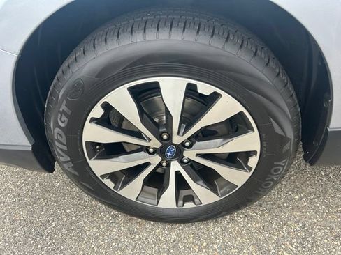 Used 2017 Subaru Outback 2.5i Limited AWD/4WD image 8