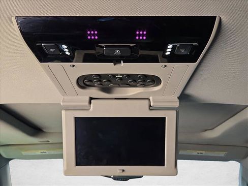 Used 2020 Chevrolet Suburban LT RWD image 18