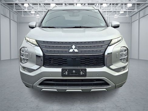 Used 2022 Mitsubishi Outlander SEL image 2