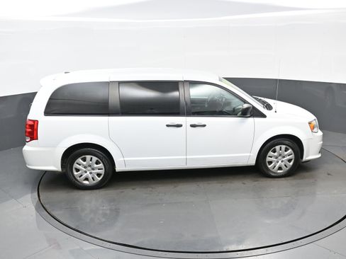 Used 2019 Dodge Grand Caravan SE w/ UConnect Hands-Free Group image 35