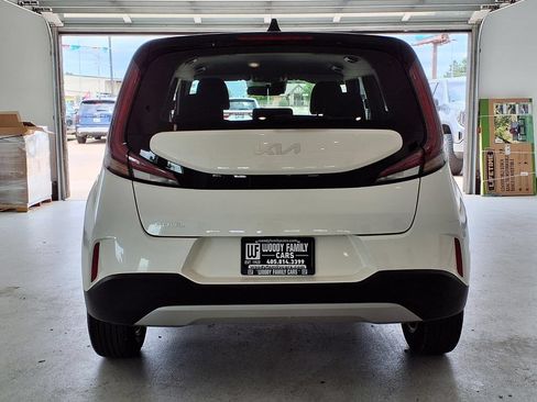 Used 2024 Kia Soul LX w/ Option Group 015 FWD image 19