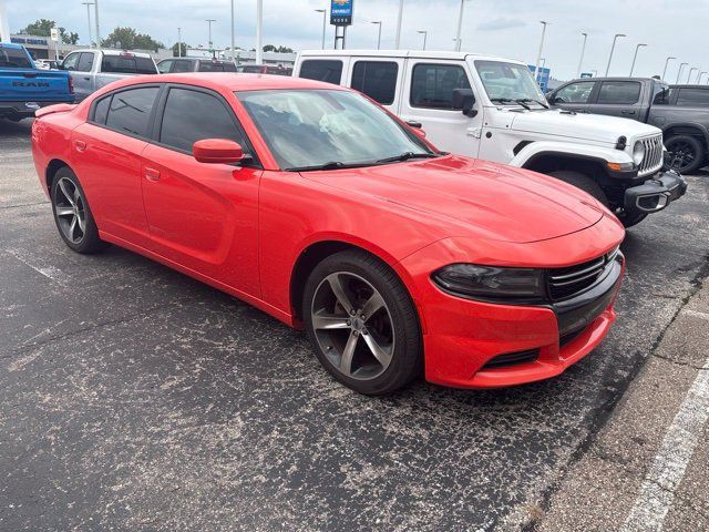 Used 2017 Dodge Charger SE RWD image 3