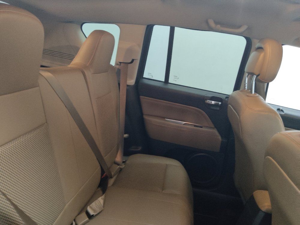 Used 2015 Jeep Compass Latitude FWD image 19