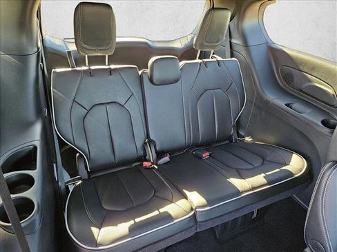 New 2026 Chrysler Pacifica Limited FWD image 14