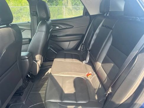 Used 2021 Chevrolet TrailBlazer LT w/ Sun and Liftgate Package FWD image 9
