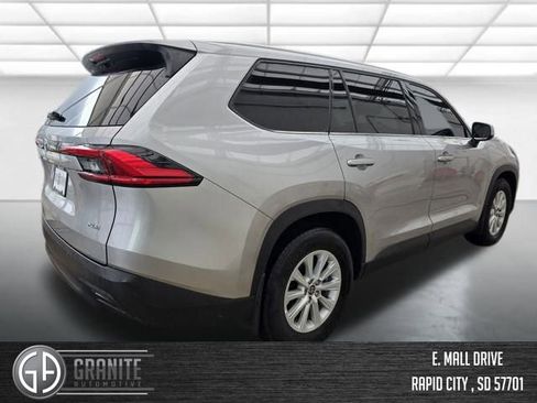 Used 2024 Toyota Grand Highlander XLE image 5