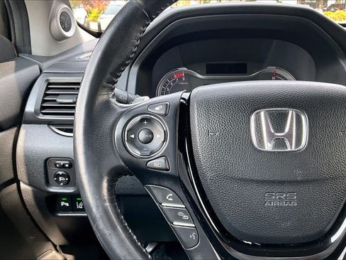 Used 2017 Honda Pilot Touring image 23