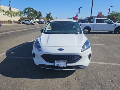 Used 2022 Ford Escape SE FWD image 2