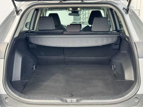 Used 2025 Toyota RAV4 XLE AWD/4WD image 5