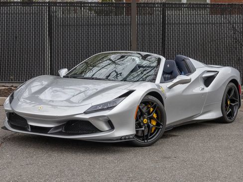 Used 2022 Ferrari F8 Tributo RWD image 9