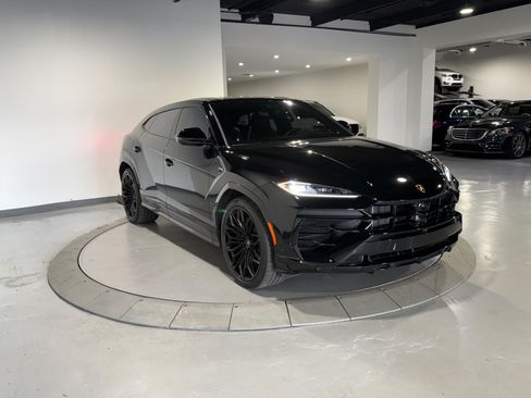 Used 2025 Lamborghini Urus SE AWD/4WD image 6