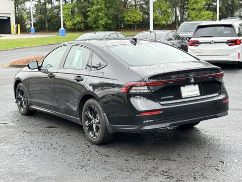 Used 2025 Honda Accord SE image 11