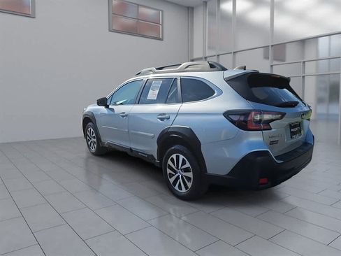 Used 2024 Subaru Outback Premium AWD/4WD image 7