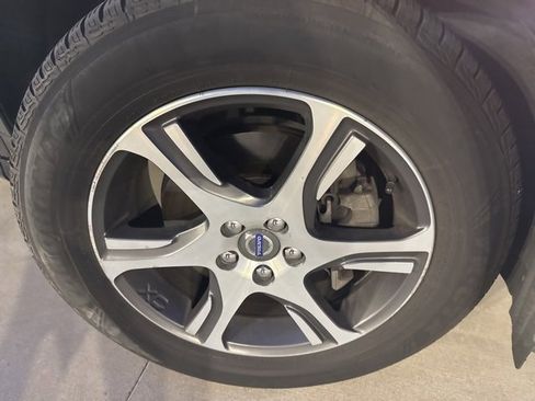 Used 2015 Volvo XC60 T6 Platinum image 12