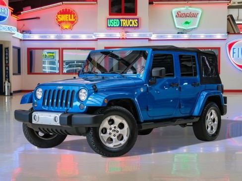 Used 2015 Jeep Wrangler Unlimited Sahara w/ Connectivity Group image 2