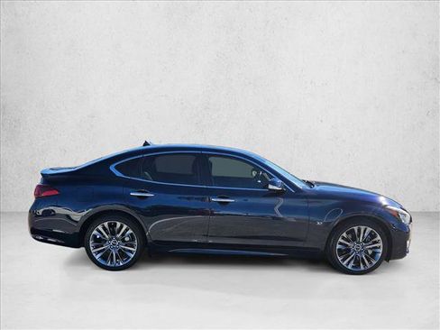 Used 2019 INFINITI Q70 Luxe image 4
