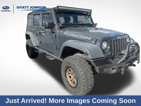 Used 2017 Jeep Wrangler Unlimited Rubicon w/ Connectivity Group image 5