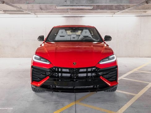 New 2025 Lamborghini Urus SE image 2