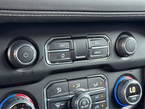 Used 2024 Chevrolet Tahoe LT image 32