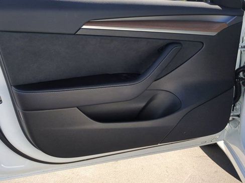 Used 2023 Tesla Model 3 Standard Range image 14