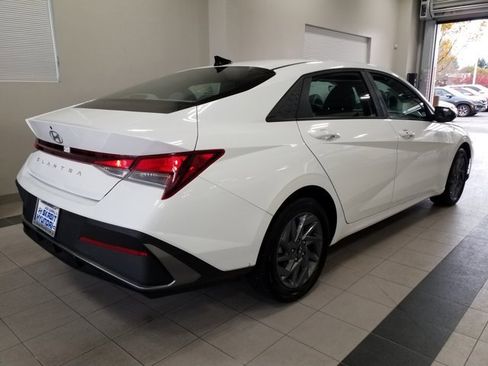 Used 2024 Hyundai Elantra SEL image 21