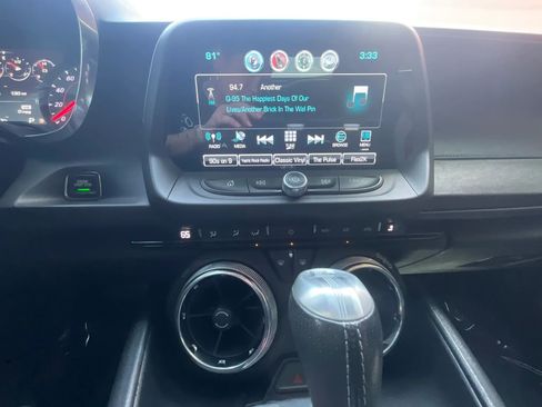 Used 2018 Chevrolet Camaro SS RWD image 35