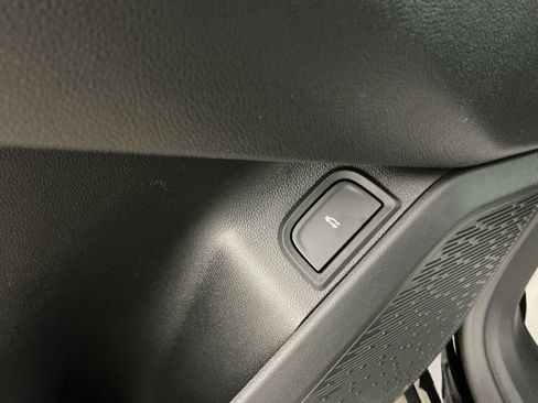 New 2026 Chevrolet Equinox LT w/ Convenience Package II AWD/4WD image 7