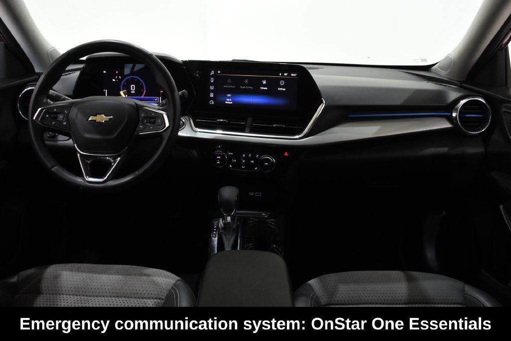 Used 2025 Chevrolet Trax LT w/ LT Convenience Package FWD image 9