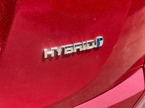 Used 2018 Toyota RAV4 LE AWD/4WD image 7