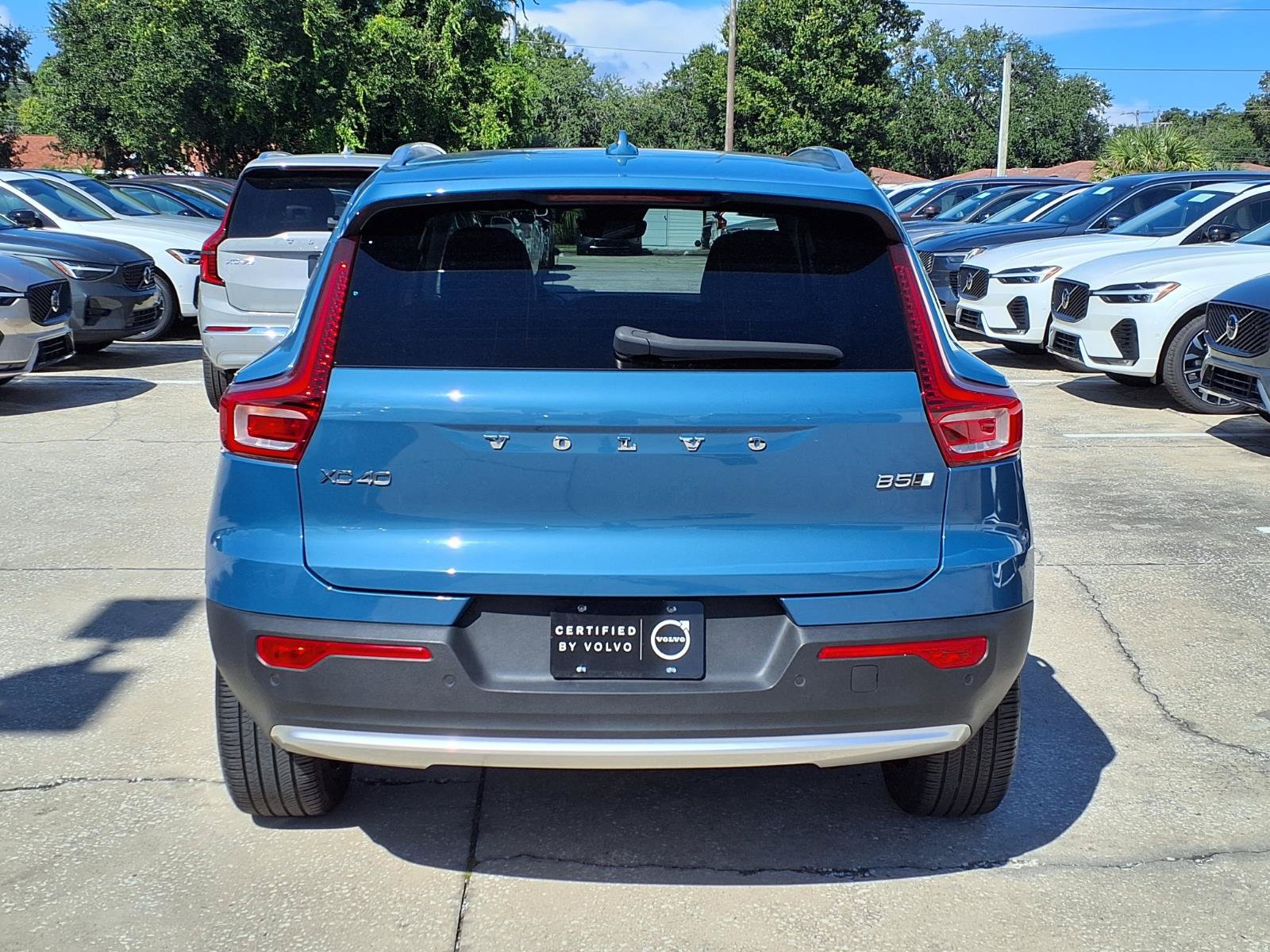 Certified 2023 Volvo XC40 B5 Ultimate w/ Protection Package Premier AWD/4WD image 6