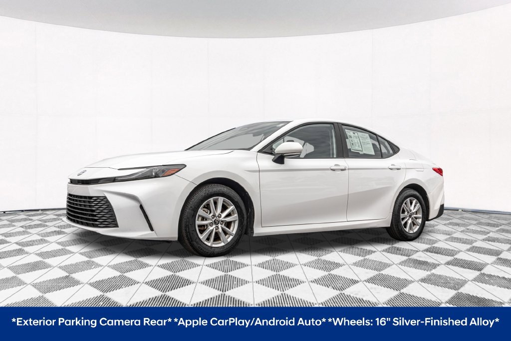 Used 2025 Toyota Camry LE FWD image 6