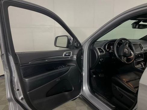 Used 2020 Jeep Grand Cherokee Limited w/ Luxury Group II image 27