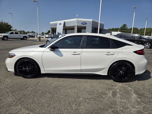 Used 2025 Honda Civic Sport image 4