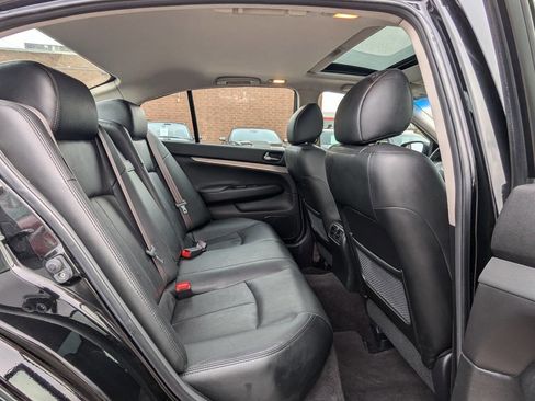 Used 2015 INFINITI Q40 Base AWD 4dr Sedan w/ Moonroof Package image 15