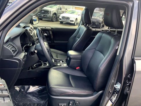 Used 2021 Toyota 4Runner TRD Off-Road Premium image 9