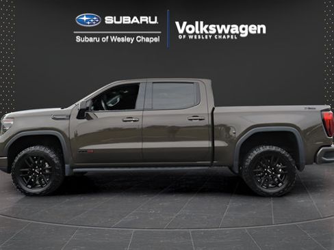 Used 2023 GMC Sierra 1500 AT4 w/ Technology Package AWD/4WD image 5