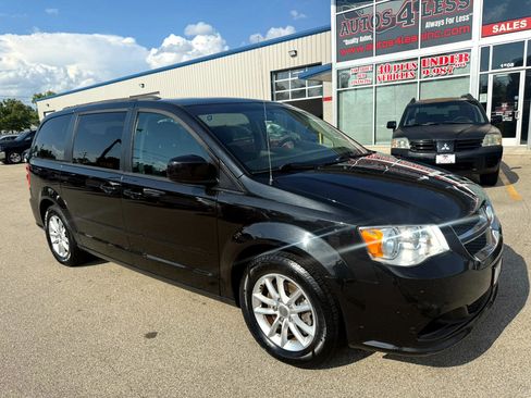 Used 2016 Dodge Grand Caravan SXT image 3