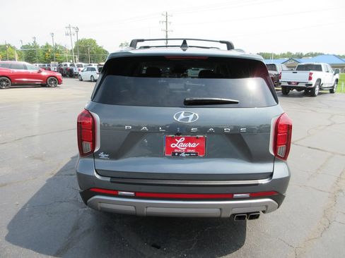 Used 2023 Hyundai Palisade SEL FWD image 7