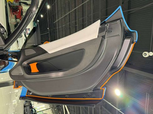 Used 2015 McLaren P1 image 39