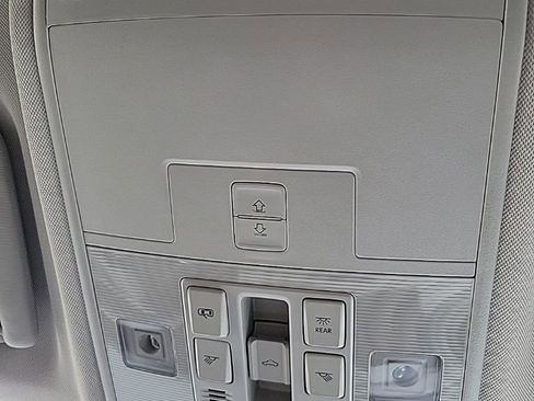 New 2026 Volkswagen Taos SE image 10